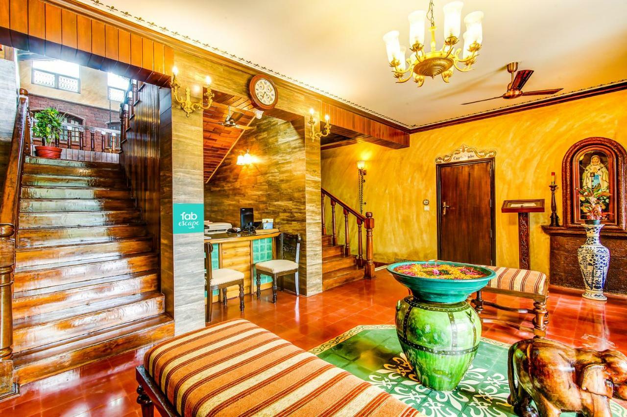 카사 세버리나 호텔 칼랑굿 외부 사진